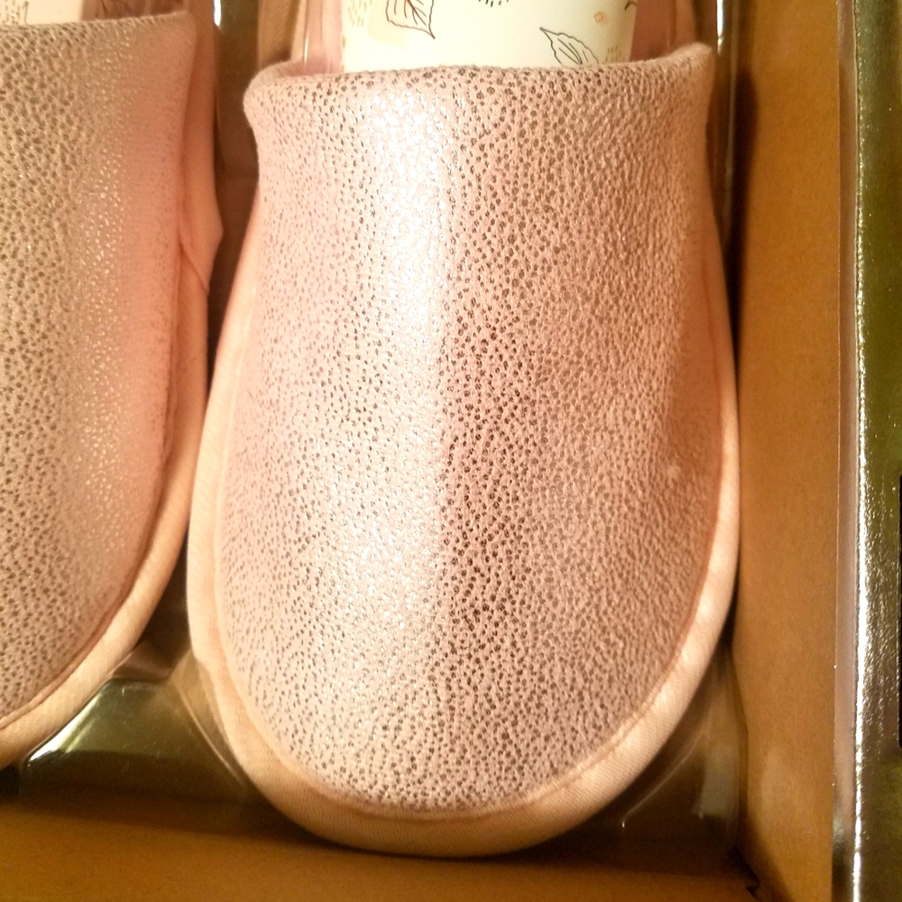 Slipper Set (New) - Picture 7 of 7